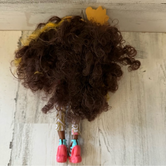 Just Play Art Squad VANNAH 10-inch Doll with Shoes - Picture 4 of 4